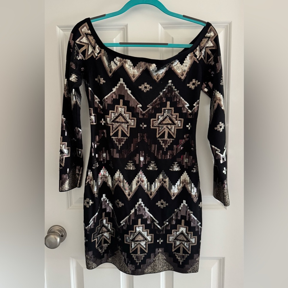 Express Black and White Bodycon Dress 3/4 Sleeve Scoop Neck